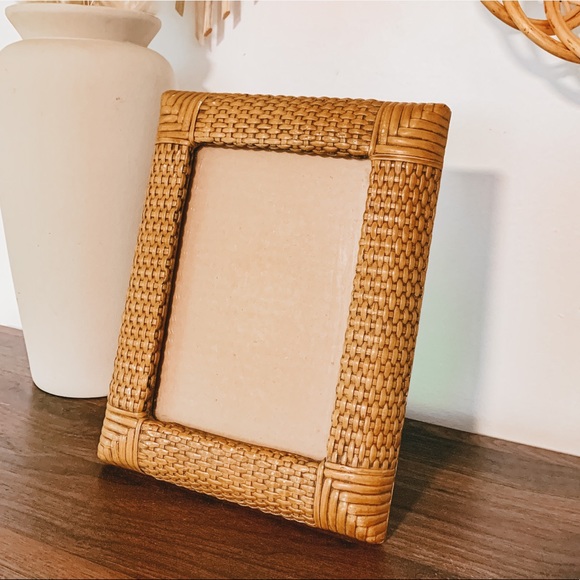 Vintage 1976 Wicker Rattan 7” x 9” Boho Cane Frame - Picture 2 of 9